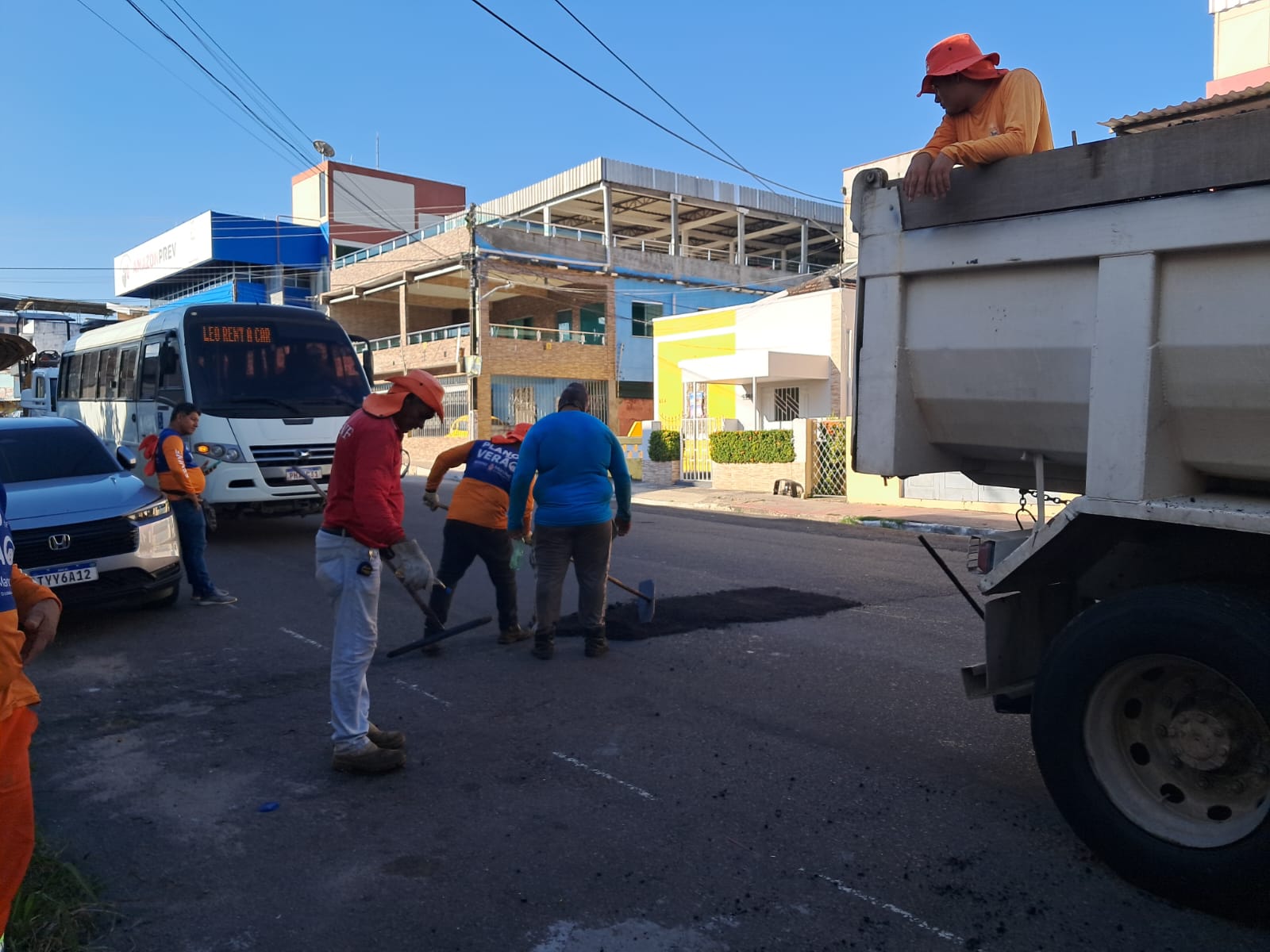 Prefeitura-intensifica-manutencao-asfaltica-na-avenida-Visconde-de-Porto-Alegre-e-garante-melhores-condicoes-de-trafegabilidade-na-area-4