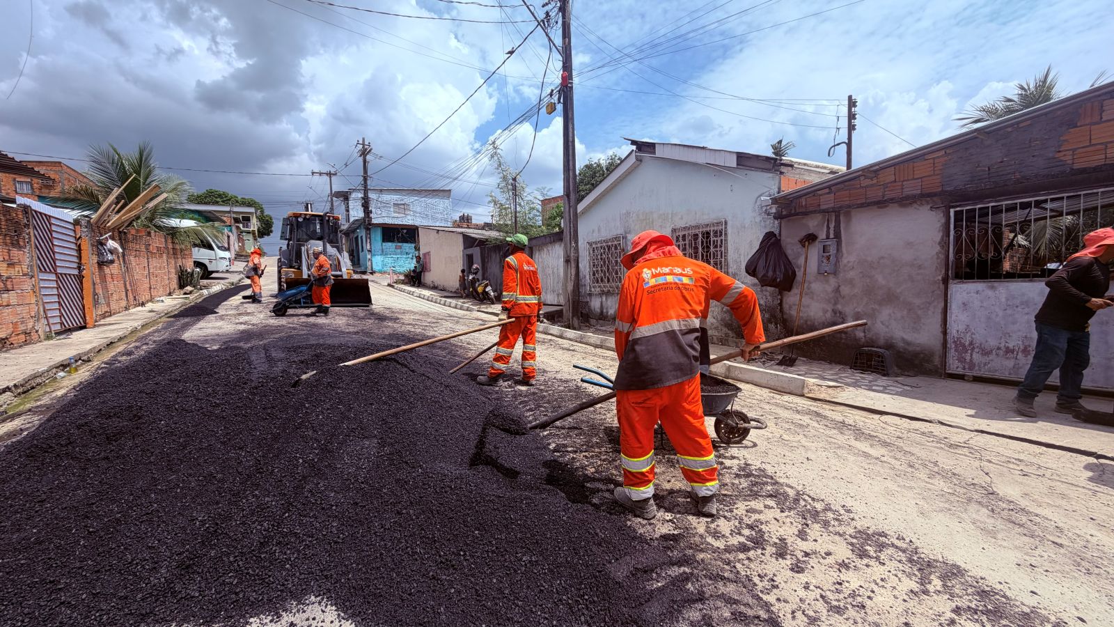 Bairro-Santa-Etelvina-ganha-nova-frente-de-recuperacao-asfaltica-da-Prefeitura-de-Manaus-2