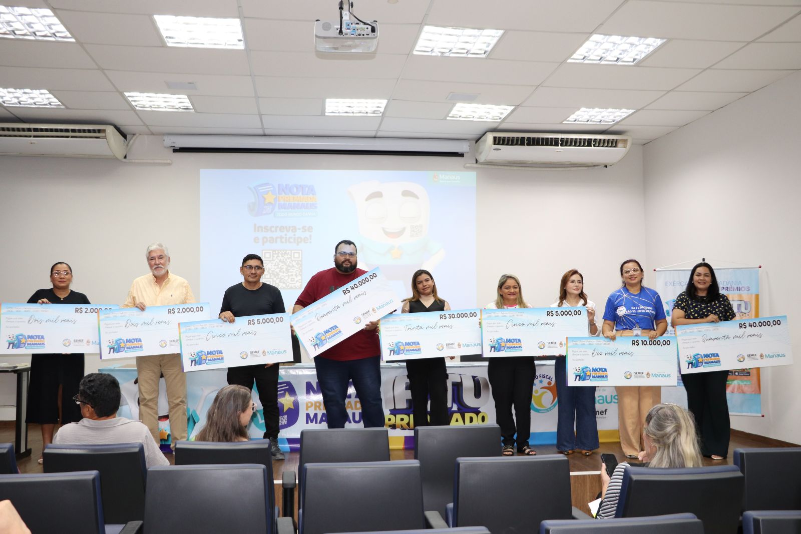 Prefeitura-de-Manaus-entrega-R-320-mil-em-premios-aos-ganhadores-do-sexto-sorteio-de-2026-da-campanha-Nota-Premiada
