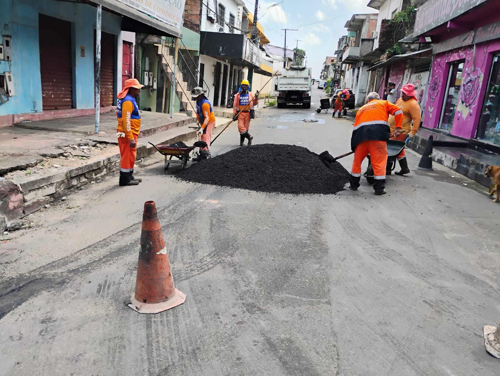 Prefeitura-de-Manaus-recupera-pavimento-e-melhora-circulacao-no-Lirio-do-Vale-1-4