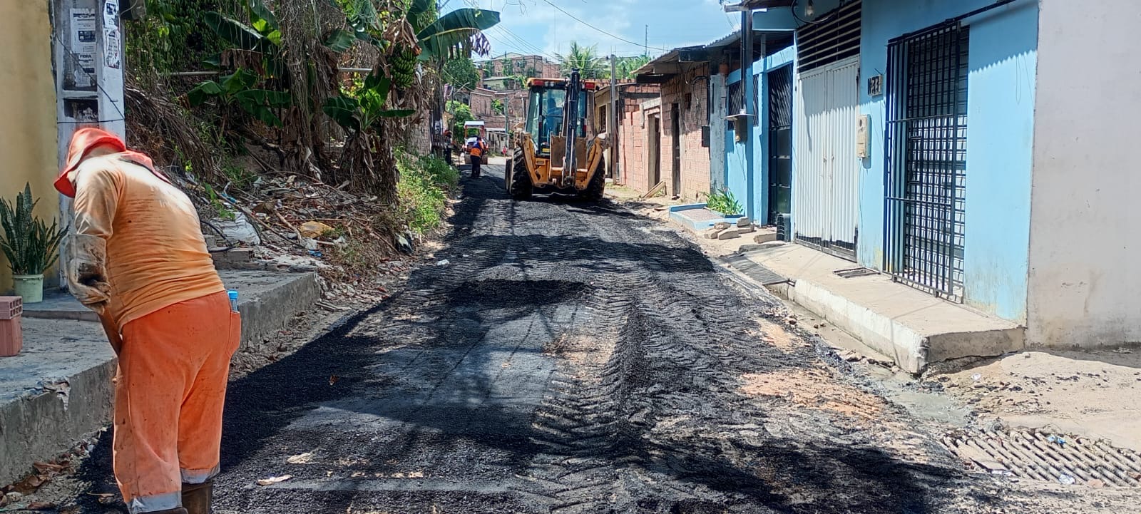 Prefeitura-de-Manaus-recupera-rua-Buriti-e-melhora-condicoes-de-trafego-no-Monte-das-Oliveiras-3